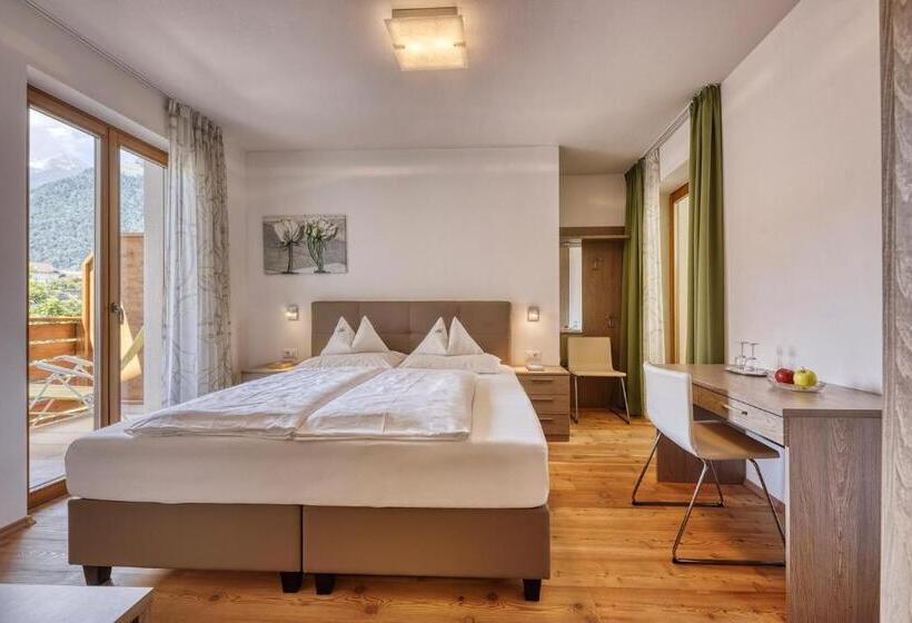 Номер Стандарт, Stefanie