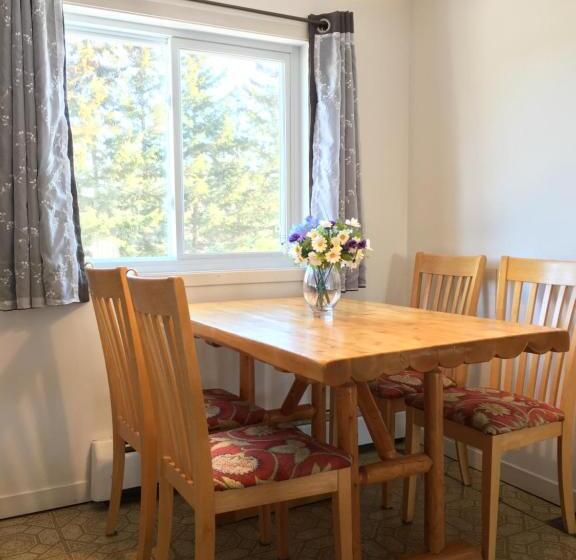 إستديو عائلى, Motel Le Sabre