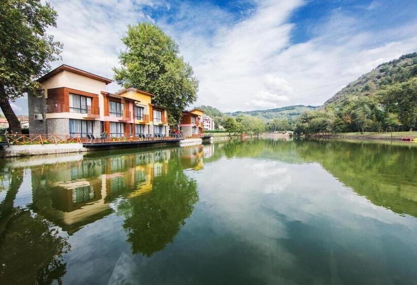 침실 1개 주택, Waterside Houses