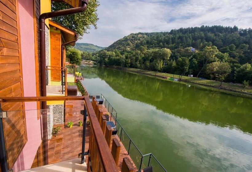 침실 1개 주택, Waterside Houses