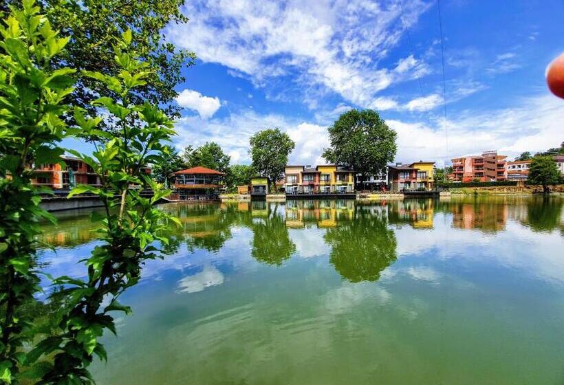 침실 1개 주택, Waterside Houses