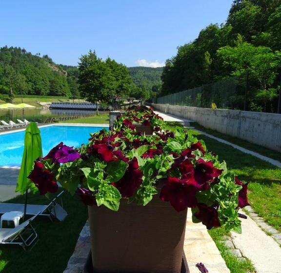 침실 1개 주택, Waterside Houses