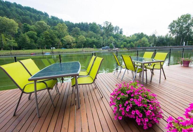 침실 1개 주택, Waterside Houses