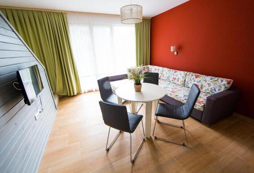 침실 1개 주택, Waterside Houses