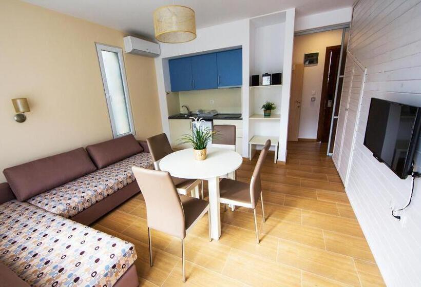 침실 1개 주택, Waterside Houses