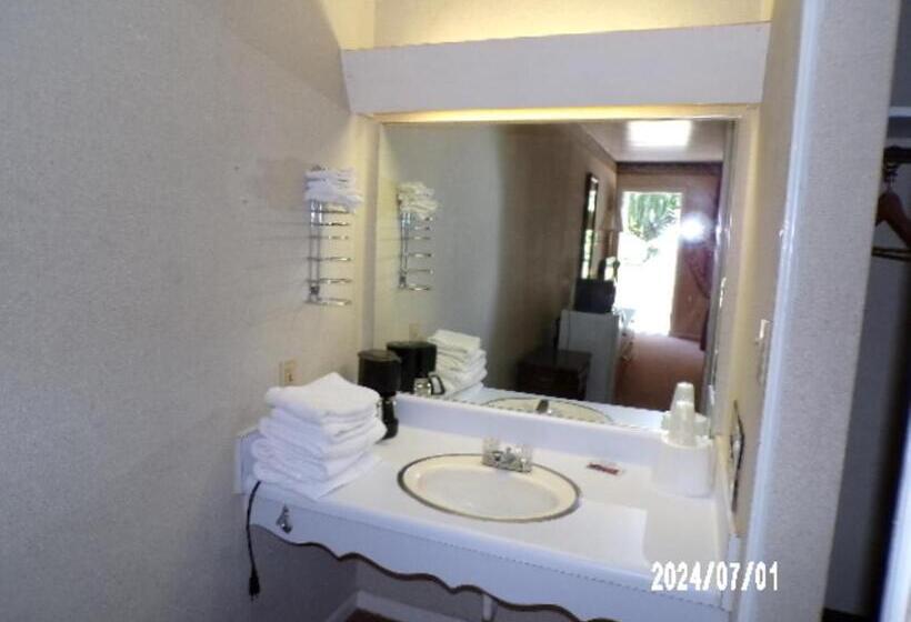 اتاق استاندارد, Relax Inn