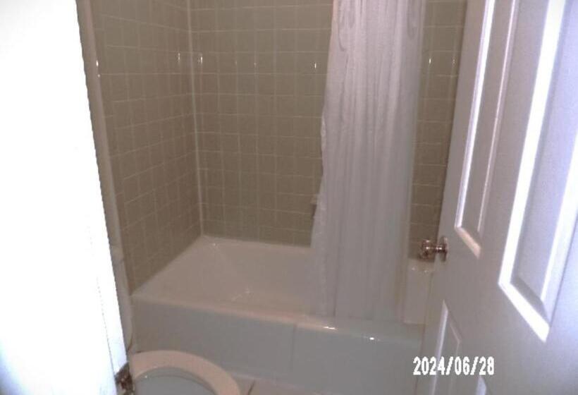 اتاق استاندارد, Relax Inn