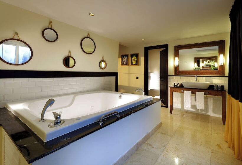 بانگلوی استاندارد, The Signature Level At Grand Palladium Lady Hamilton Resort & Spa  All Inclusive