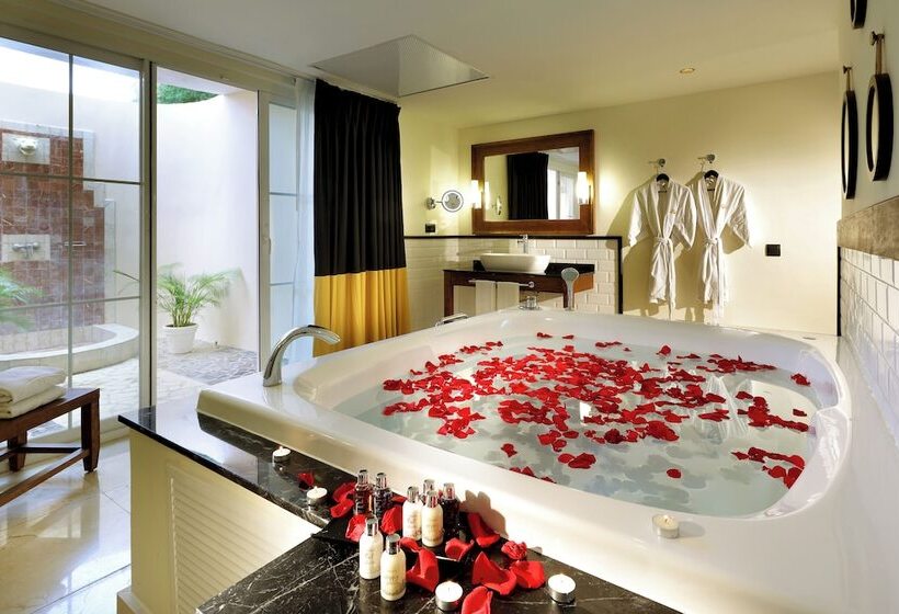 بانگلوی استاندارد, The Signature Level At Grand Palladium Lady Hamilton Resort & Spa  All Inclusive
