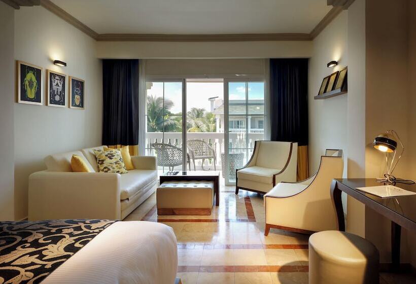 سوییت جونیور, The Signature Level At Grand Palladium Lady Hamilton Resort & Spa  All Inclusive