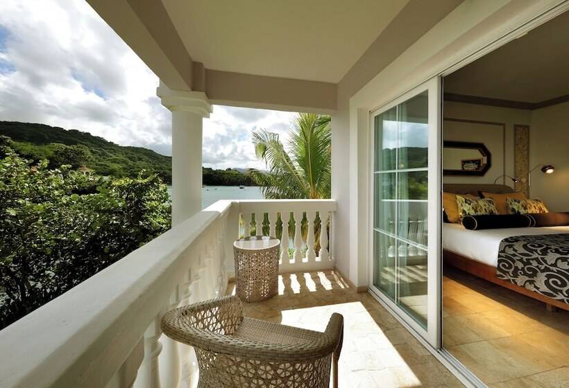 سوییت, The Signature Level At Grand Palladium Lady Hamilton Resort & Spa  All Inclusive