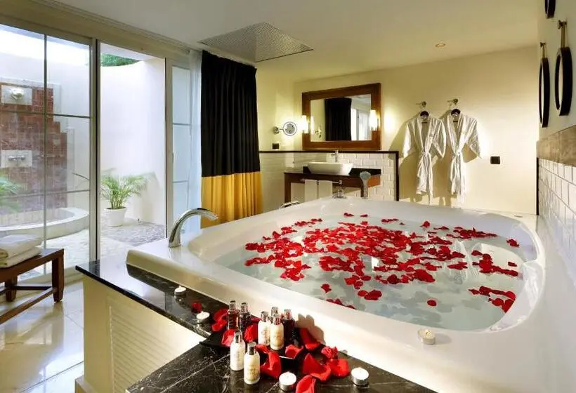 بانگلوی استاندارد, The Signature Level at Grand Palladium Lady Hamilton Resort & Spa - All Inclusive