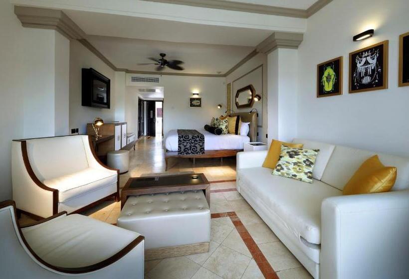 سوییت جونیور, The Signature Level At Grand Palladium Lady Hamilton Resort & Spa  All Inclusive