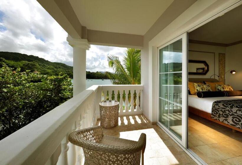 سوییت, The Signature Level At Grand Palladium Lady Hamilton Resort & Spa  All Inclusive