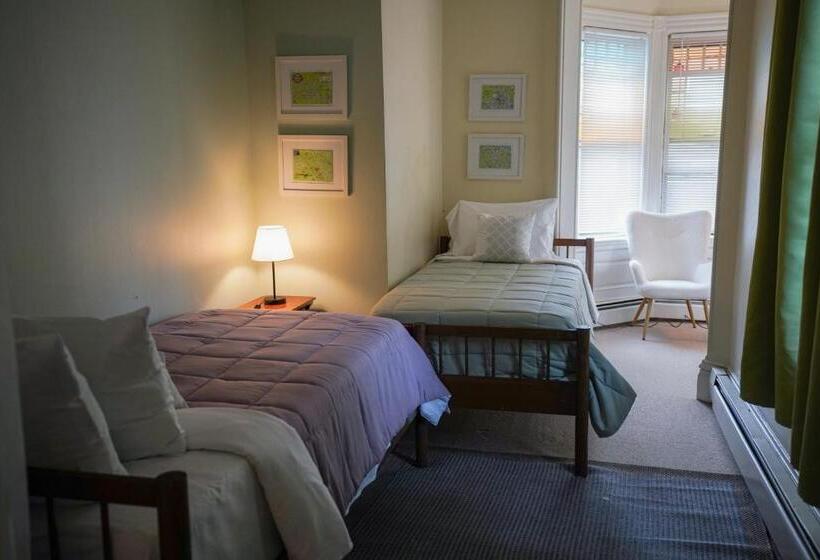 2 Bedroom Family Apartment with Views, The Underwood Hale House