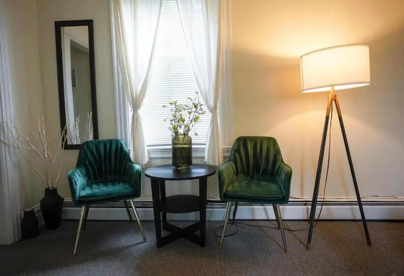 2 Bedroom Family Apartment with Views, The Underwood Hale House