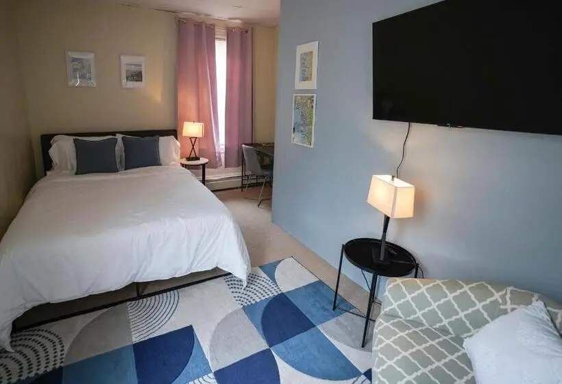 2 Bedroom Family Apartment with Views, The Underwood Hale House