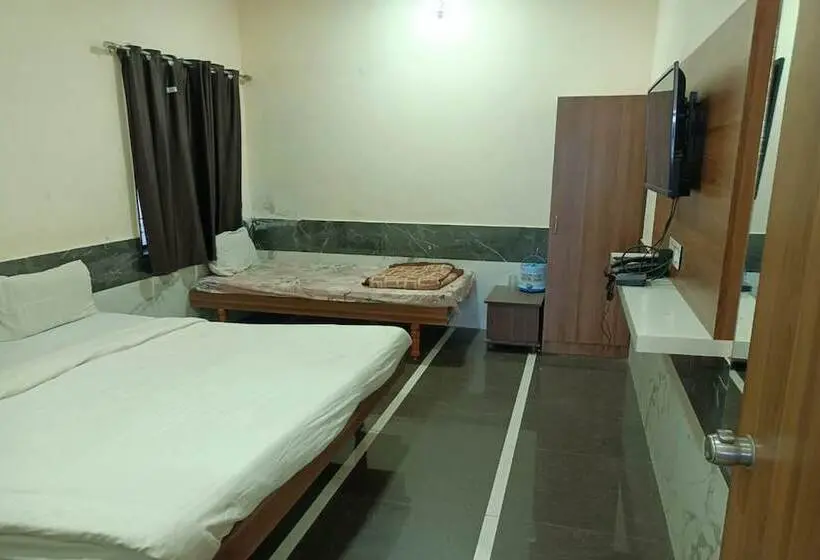 اتاق لوکس سه تخته, Mahalaxmi