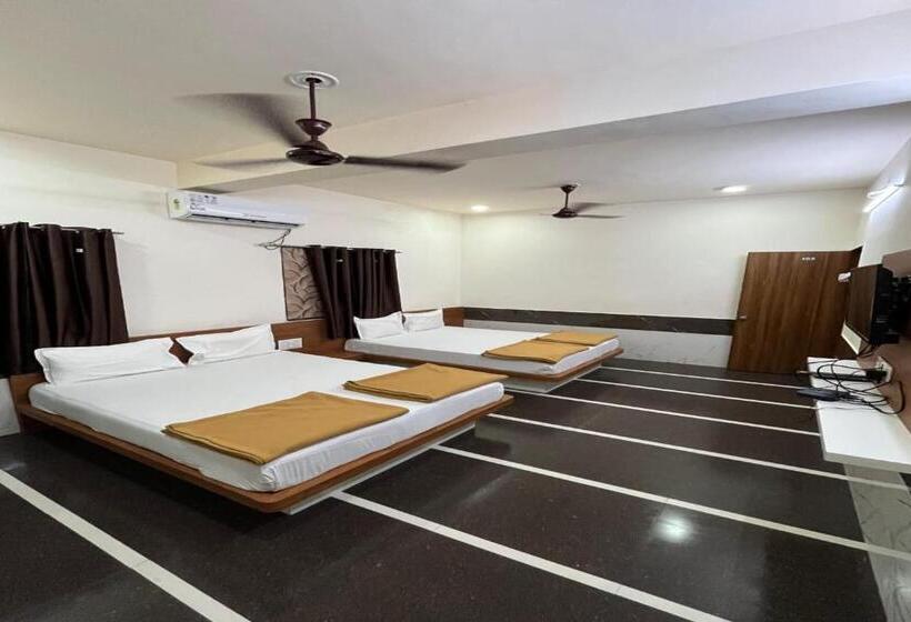 Chambre Quadruple Standard, Mahalaxmi