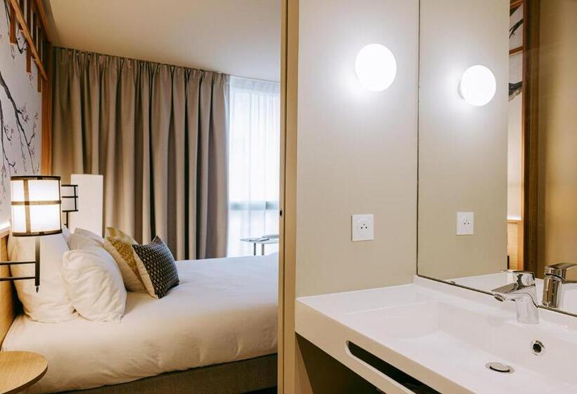 غرفة قياسية لذوى الاحتياجات الخاصة, Sangha Toulouse