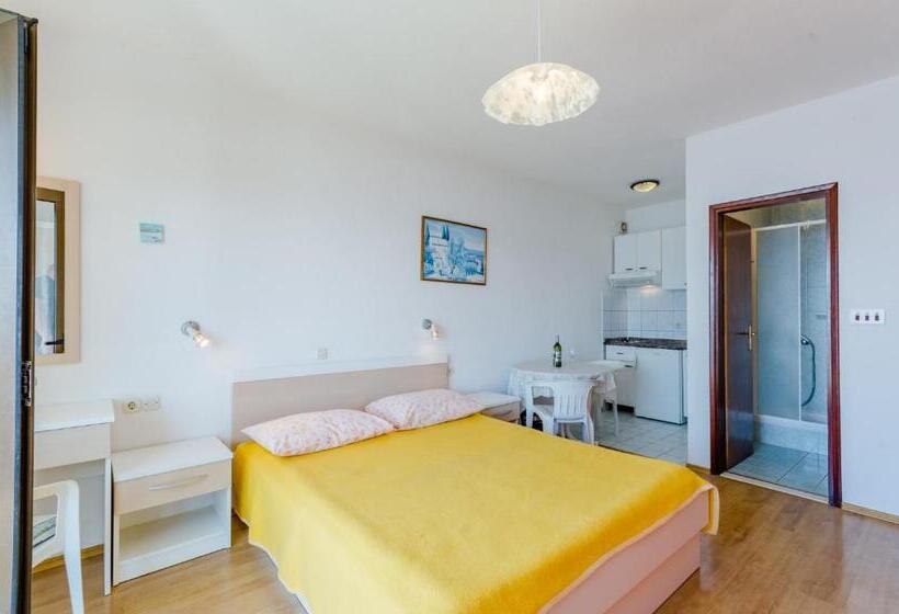 Студио Стандарт с Балконом, Villa Kosa