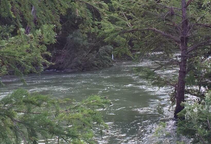 غرفة قياسية, A Place To Stay Rooms