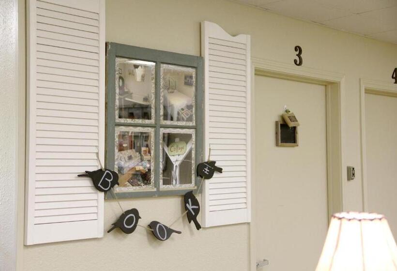 جناح ديلوكس, A Place To Stay Rooms