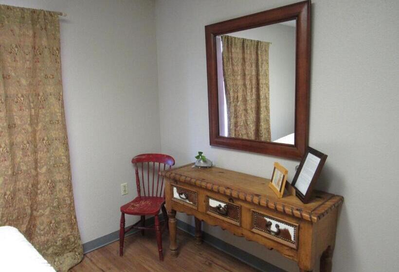 חדר דלוקס עם מיטת קינג, A Place To Stay Rooms