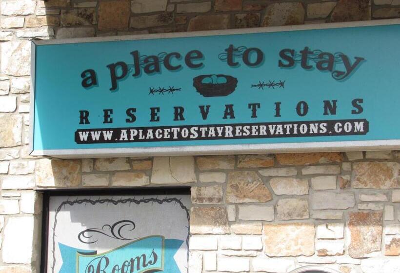 جناح ديلوكس سرير كينج, A Place To Stay Rooms