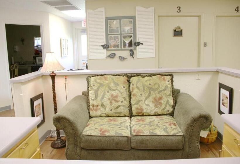 غرفة قياسية, A Place To Stay Rooms