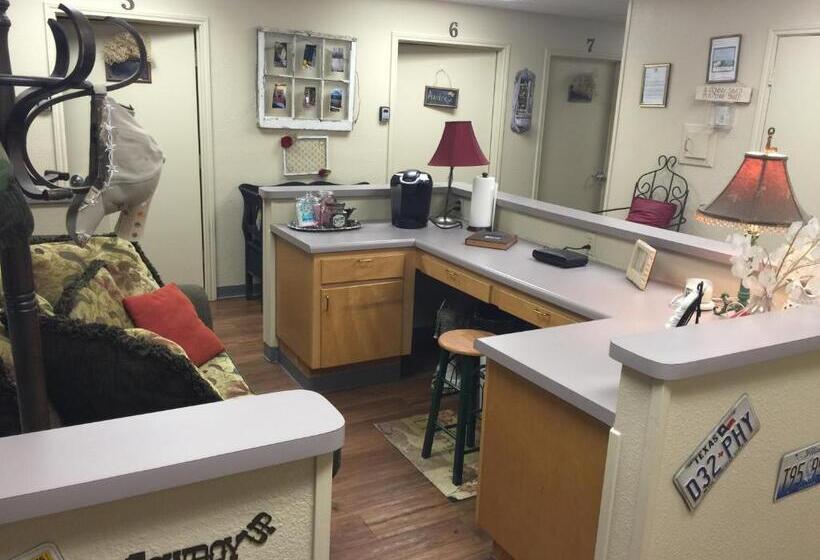 غرفة قياسية, A Place To Stay Rooms