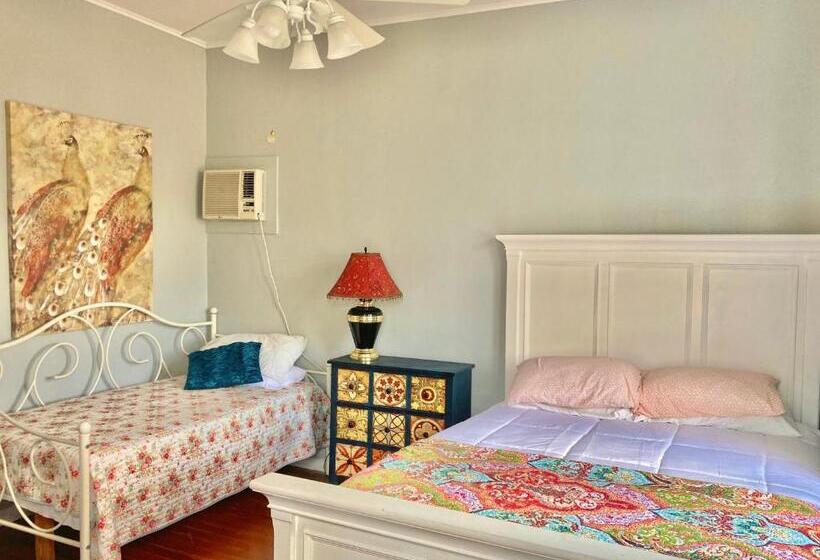 غرفة قياسية ثلاثية حمام مشترك, Madame Isabelle's House