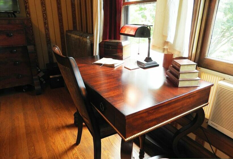 デラックスルーム, Champaign Garden Inn