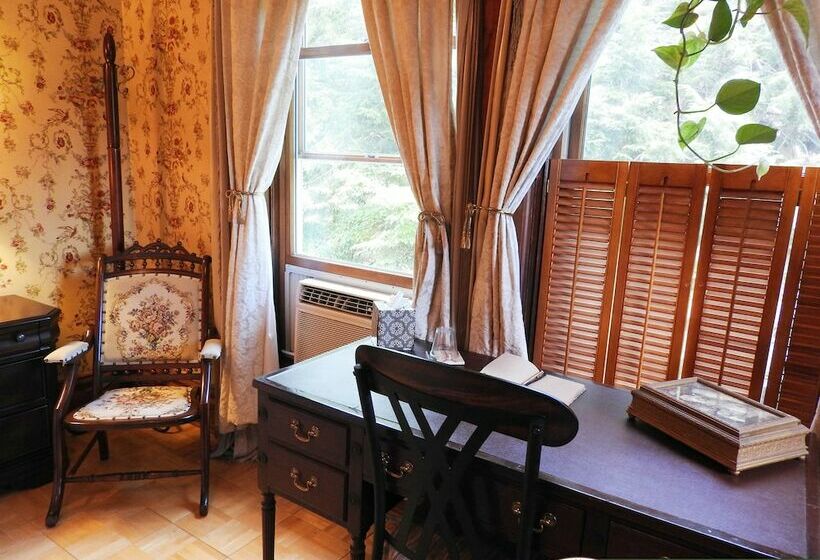 スタンダードルーム, Champaign Garden Inn