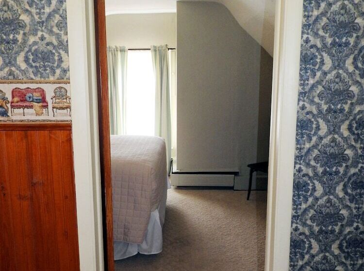 Номер Стандарт, Champaign Garden Inn