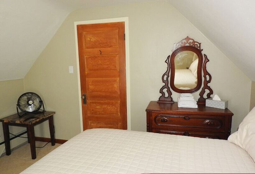 スタンダードルーム, Champaign Garden Inn