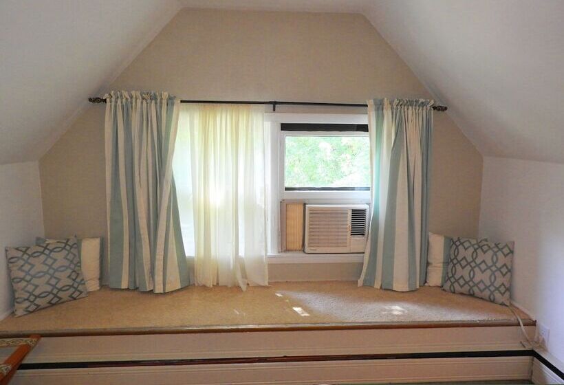 スタンダードルーム, Champaign Garden Inn