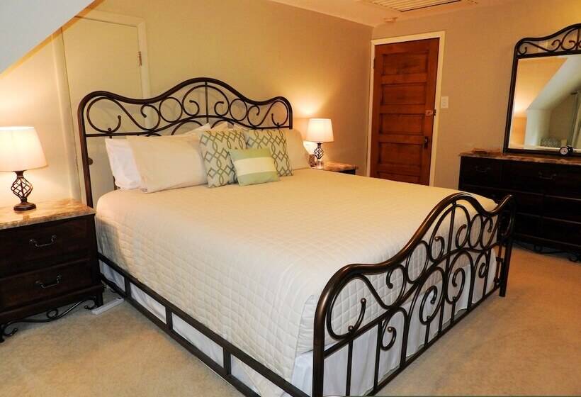 スタンダードルーム, Champaign Garden Inn