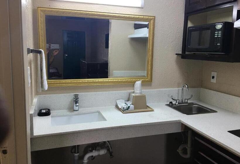 经济房, Chaparral Motel