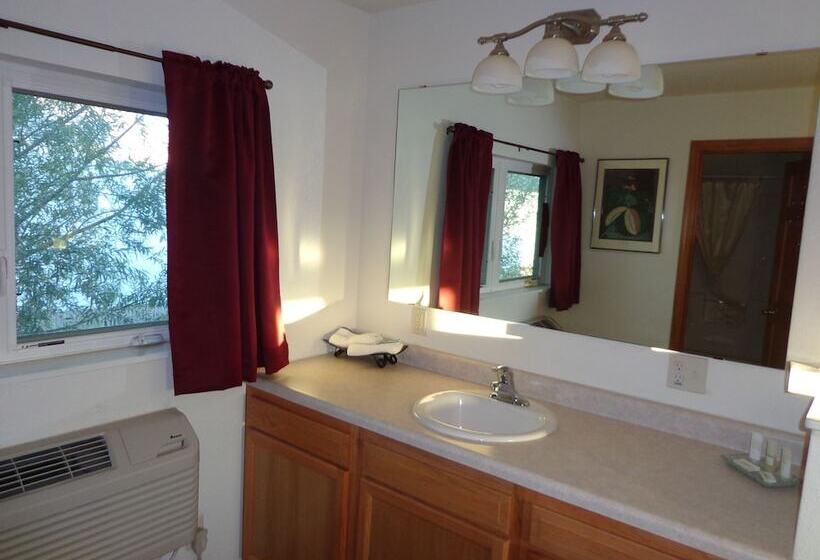 带2个卧室的套房, El Vu Motel