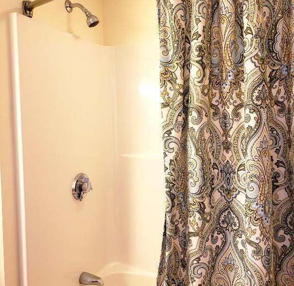 带大床的标准间, Elmere House Bed & Breakfast