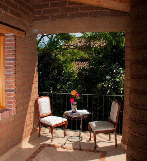 بنگله خانوادگی, Casa Pomarrosa