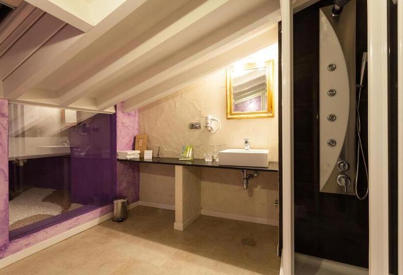 스위트, El Bosque De La Anjana