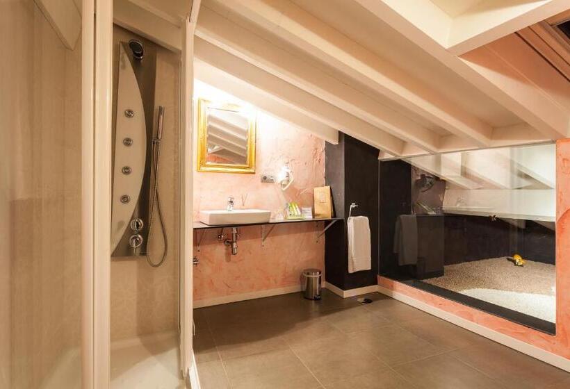 스위트, El Bosque De La Anjana