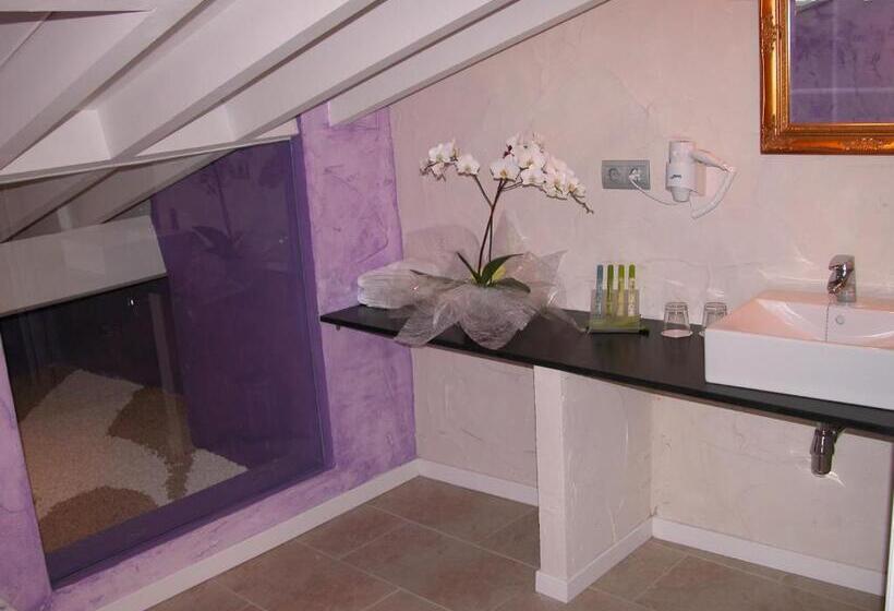 스위트, El Bosque De La Anjana