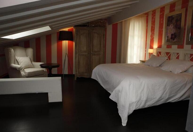 스위트, El Bosque De La Anjana