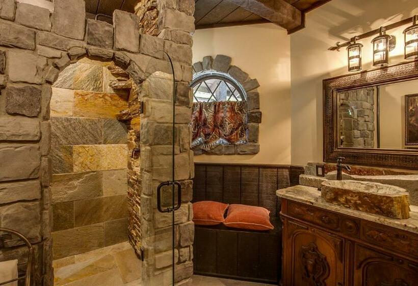 수피리어 스위트, Storybook Riverside Inn