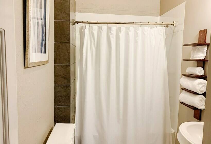 غرفة ديلوكس, The Loft On The Square