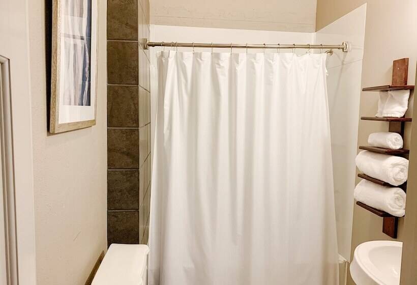 غرفة ديلوكس, The Loft On The Square