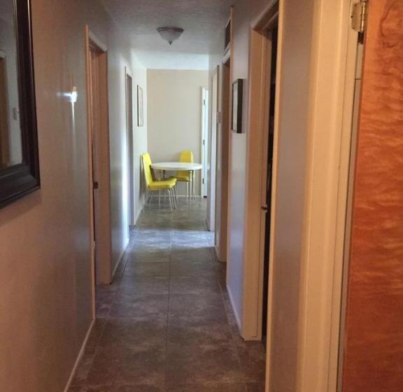 شقة 3 غرف, Harrison Inn